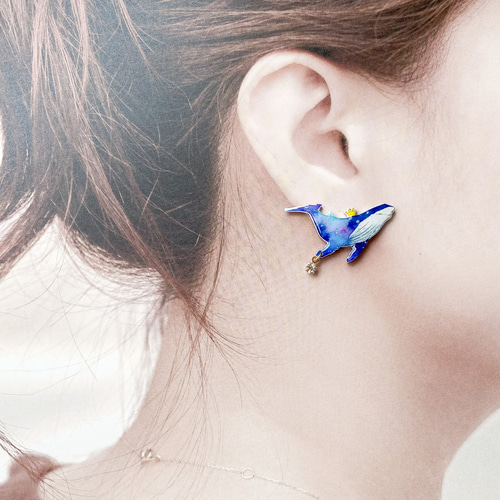 星のクジラの耳飾り ピアスorノンホールピアス ピアス（スタッド・一粒