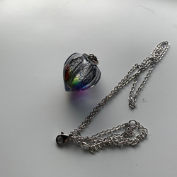 【裏】鬼灯レジンのネックレス（2.5cmステンドグラスカラー） 4枚目の画像