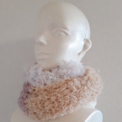 《小さめ！Sサイズのスヌード ふわもこ手編み》　軽くて暖かい肌に優しいウールの毛糸を使用　可愛く冬支度 6枚目の画像