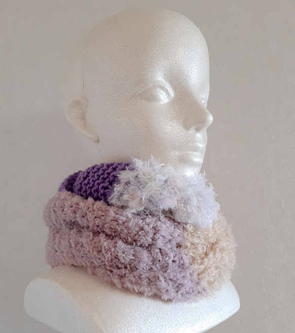 《小さめ！Sサイズのスヌード ふわもこ手編み》　軽くて暖かい肌に優しいウールの毛糸を使用　可愛く冬支度 4枚目の画像