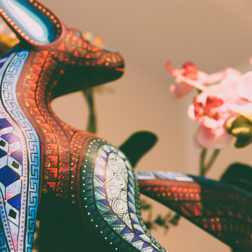 メキシコ工芸アリブリヘス ハンドメイド木彫りハチドリ 立体・オブジェ