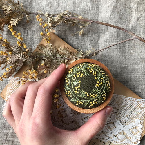 手刺繍ピンクッション ハンドメイド北欧風花柄刺繍リネン100 