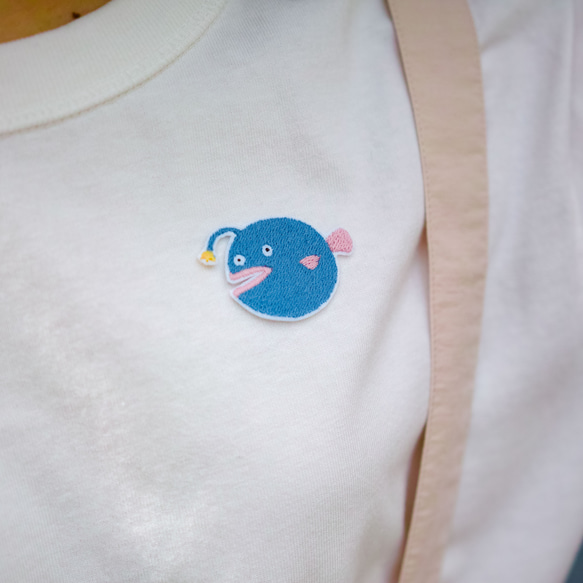 ワッペン 刺繍ワッペン「びっくり提灯アンコウ」 6枚目の画像