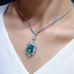 グリーン ラージ 高炭素ダイヤモンド キラキラ ゴージャス ラグジュアリー ネックレス 緑色 5枚目の画像