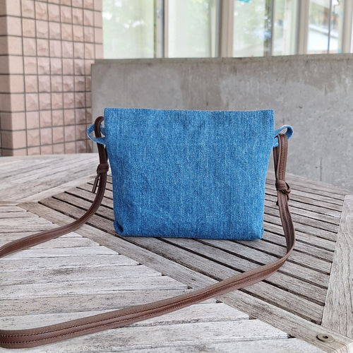 サコッシュ　ハンドメイドサコッシュ　個性的サコッシュ　デニムサコッシュ　デニムリ 手作り本格 デニム サコッシュ バッグ - 