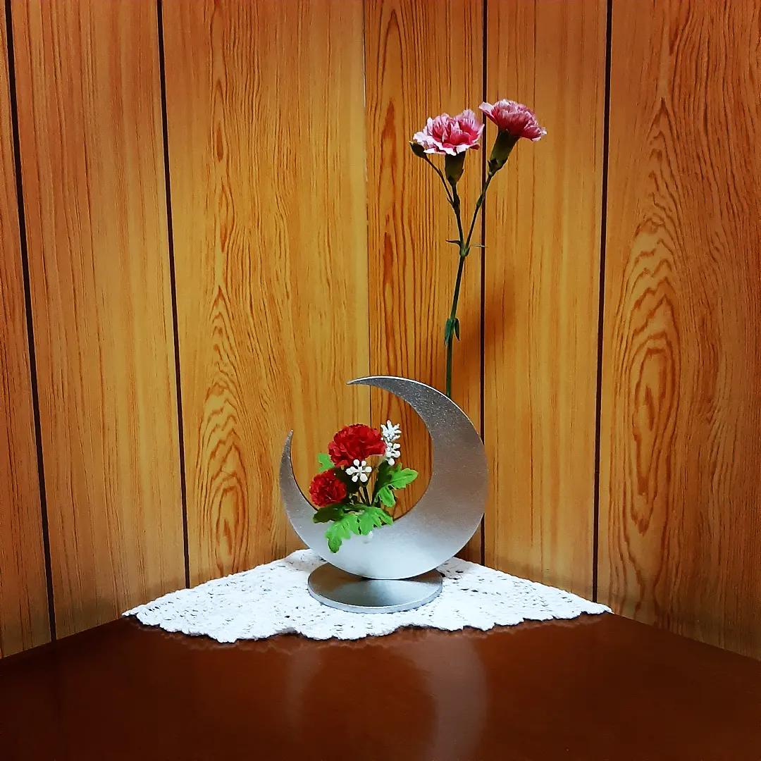 一輪挿し　花瓶　かわいいお月さまの花瓶
