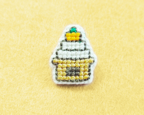 鏡もち【ブローチ】バッチ バッジ 正月 お正月 日本 JAPAN 刺繍