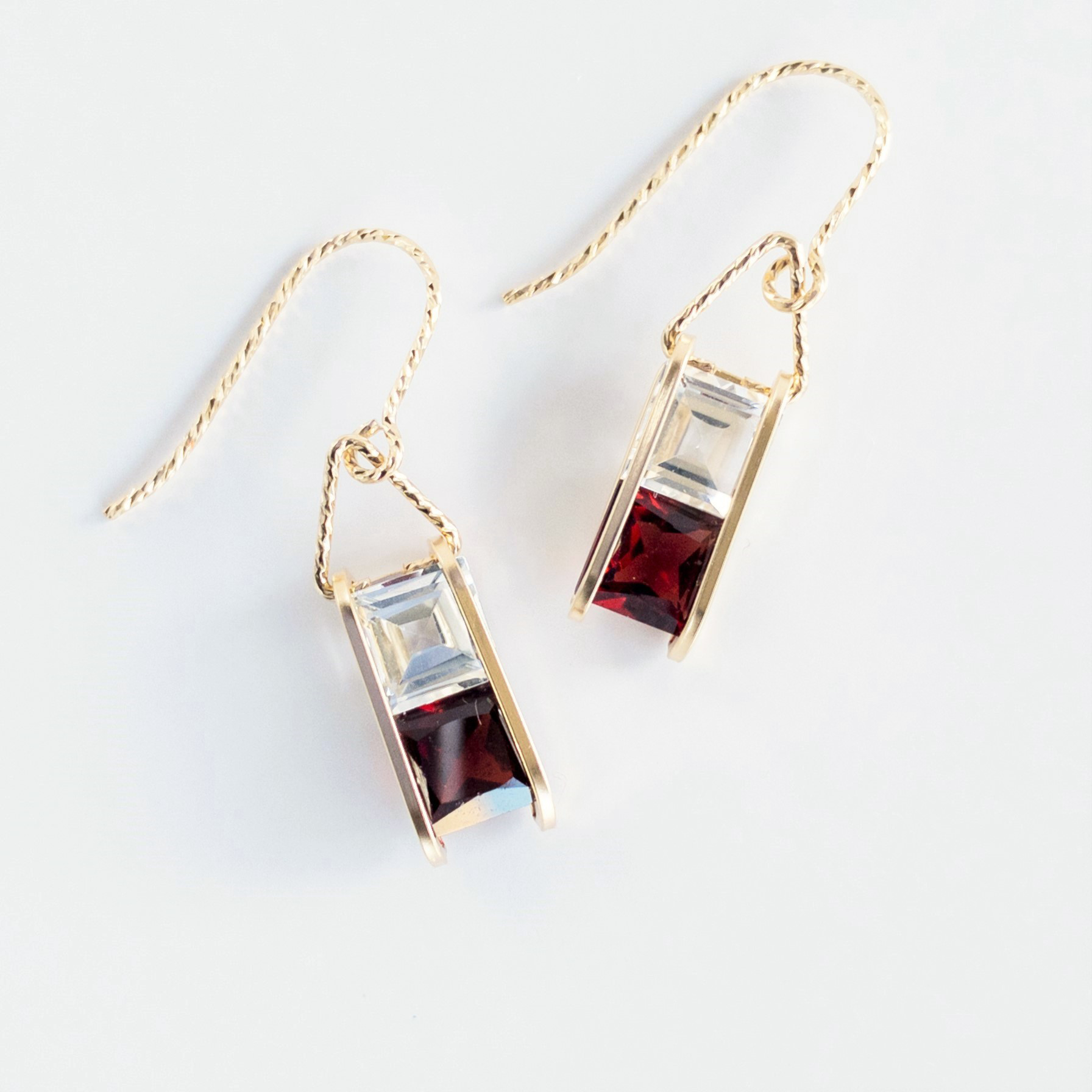 ＜ガーネット＆ホワイトトパーズ＞14kgf ダブルジェムストーン ピアス