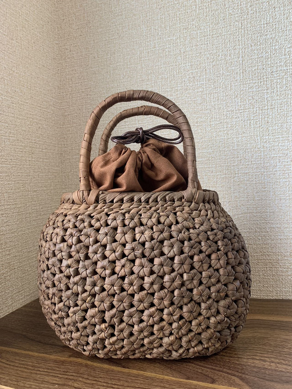 国産山葡萄　籠バッグ　花編み　巾着タイプ内布　丸い形 