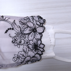【送料込み】 不織布マスクカバー   パープル花柄 ラメ刺繍    肌に優しい 3枚目の画像