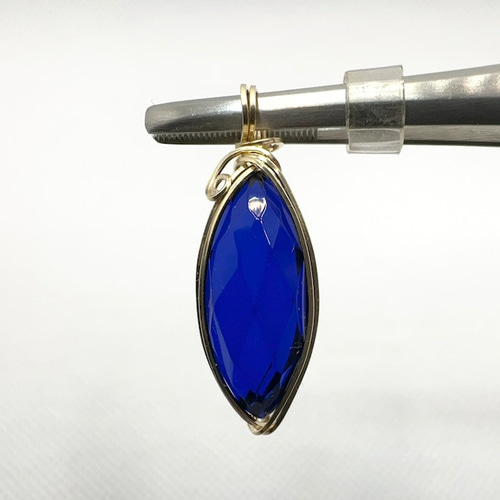 リトアニア染め サファイア・ブルー・アンバーのペンダントトップ