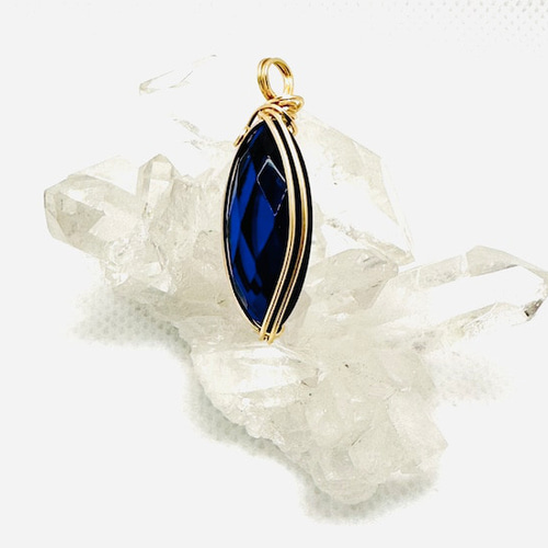リトアニア染め サファイア・ブルー・アンバーのペンダントトップ