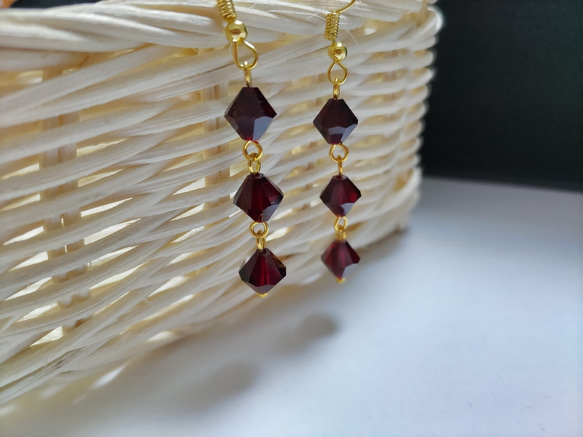 No.942 スワロフスキー8mmのガーネット色ピアス ピアス（フープ） め 