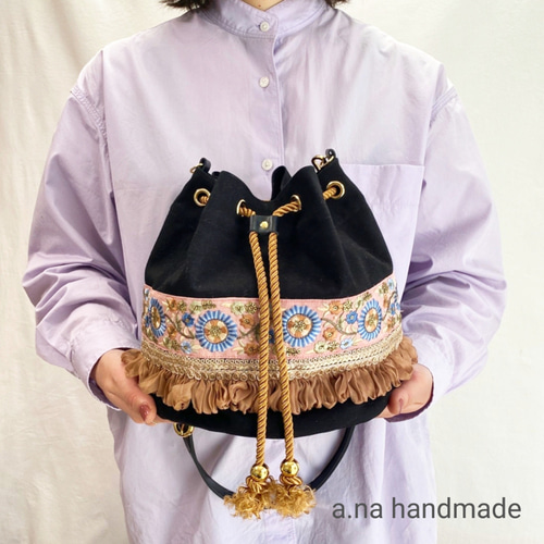 丸底ハトメ巾着ショルダーバッグ✤青×ピンク✤インド刺繍リボン
