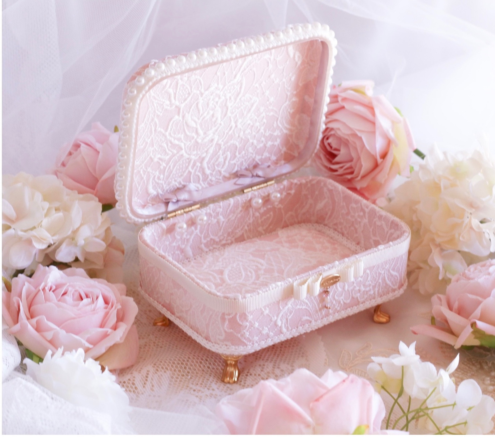 春色♪ピンク刺繍ローズ♡猫脚ジュエリーボックス