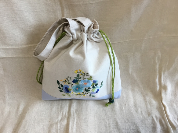 花刺繍の手提げ巾着・ブルー 巾着袋 y.chaco 通販 15226936｜Creema
