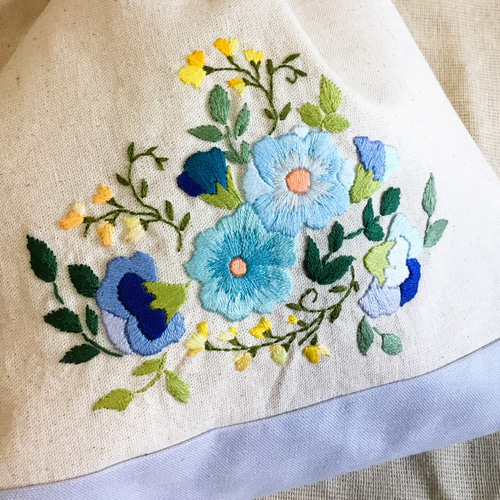 花刺繍の手提げ巾着・ブルー 巾着袋 y.chaco 通販 15226936｜Creema