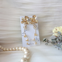 メタルフラワー×花びらチャームのブライダル2wayピアス/2wayイヤリング※アレルギー対応可(サージカルステンレス) 3枚目の画像