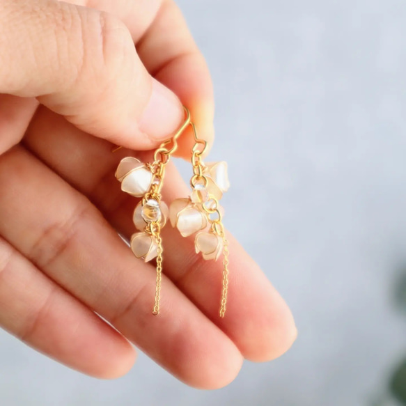 小さな小さなすずらんのピアス/イヤリング 3枚目の画像