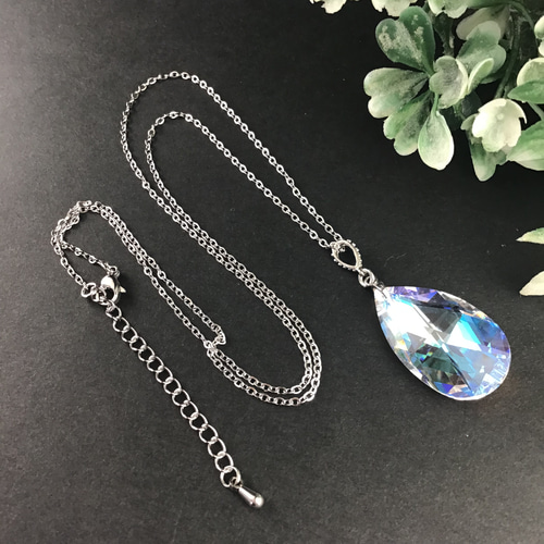 Swarovski 28mmしずく型ペンダント〜クリスタルブルーオーロラ