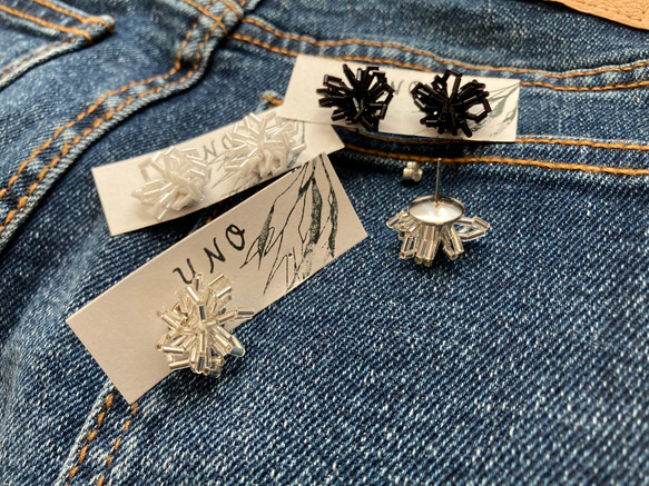 short bees flower ピアス・イヤリング 4枚目の画像