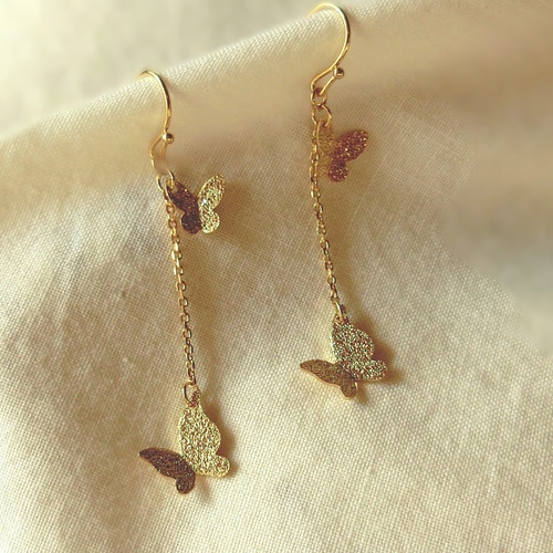 バタフライ】大人可愛い 上品 ピアス イヤリング ゴールド チェーン