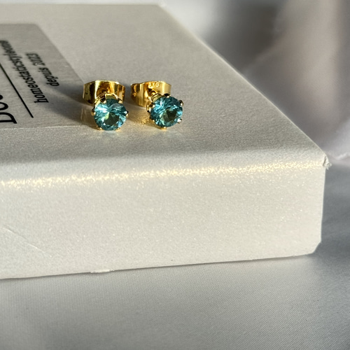 4色 奇跡の輝き✨ 人工パライバトルマン/ネオンブルー/一粒ピアス