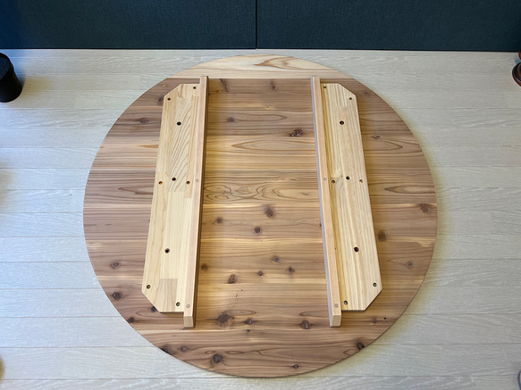 【送料無料】 テーブル 丸形 90cm 杉 木製組立脚 14枚目の画像