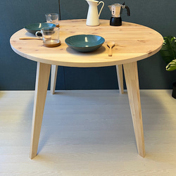 【送料無料】 テーブル 丸形 90cm 杉 木製組立脚 1枚目の画像