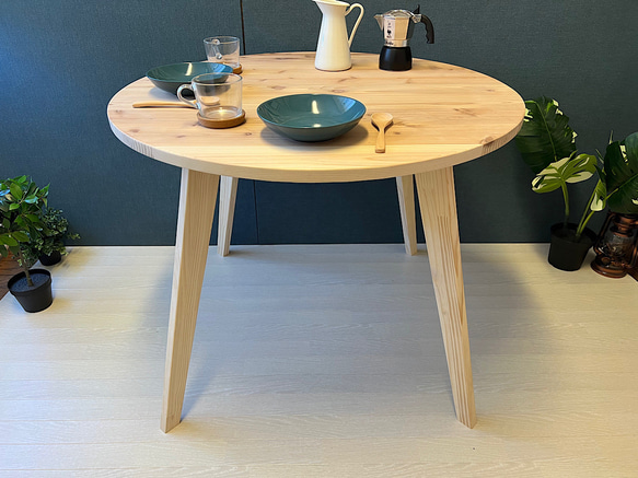 【送料無料】 テーブル 丸形 90cm 杉 木製組立脚 1枚目の画像