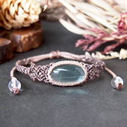 フローライト　マクラメブレスレット グリーンフローライトのマクラメブレスレット 「phinaamの精霊廟