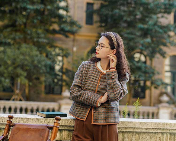 こっくり秋色　パイピング仕様チェック柄　ノーカラージャケット【春秋冬】ブラウン系 3枚目の画像