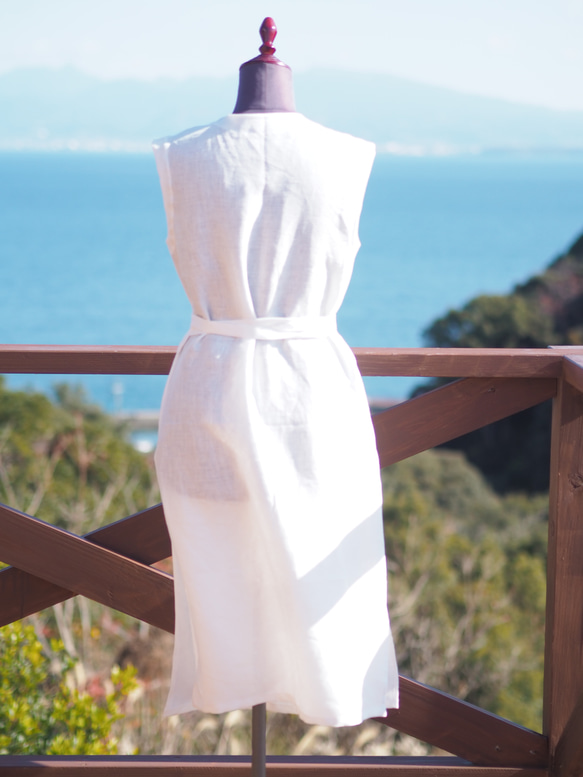 Cache-coeur 裹身式圍裙連衣裙 白色 第7張的照片
