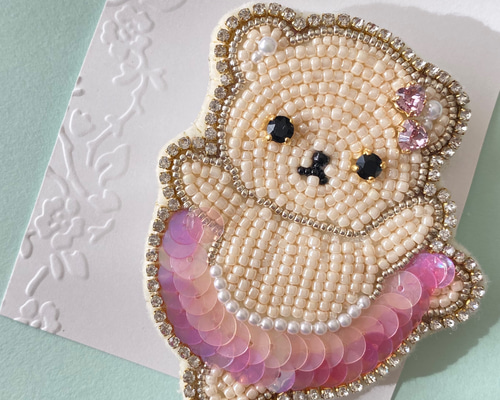 バレリーナくまちゃん(パープル)のブローチ(ビーズ刺繍) ブローチ