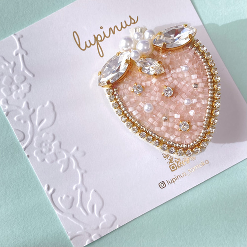 219.うずまき 苺 いちご ビーズ 刺繍 ブローチ いちごのブローチ＊ビーズ刺繍(赤) 寄越し