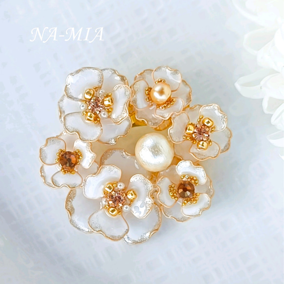 anemone * モノトーン Gold Flowers コットンパール 2枚目の画像