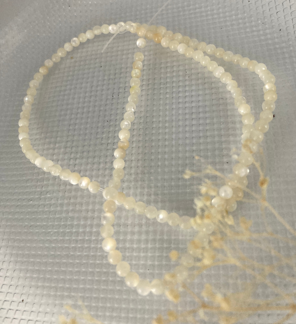３点以上送料無料：マザーオブパール：3ミリ：円形ビーズ：一連約１１０個 2枚目の画像