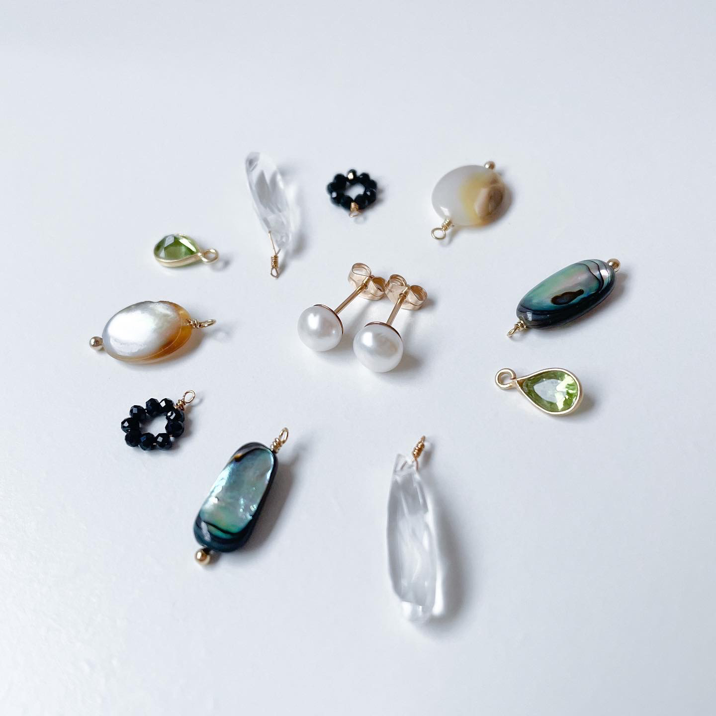 ドロップクリスタルと淡水パールの2WAYピアス　結婚式