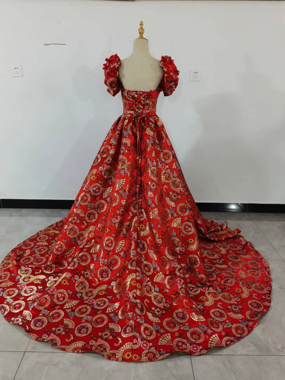 クラシカル 赤ドレス アンティークなドレス 編み上げ 抜群のおしゃれ見え 2次会/前撮り 7枚目の画像