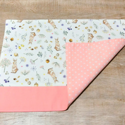 北欧柄・ミルキーラビット・サーモンピンク　30㎝×40㎝　ランチョンマット 2枚目の画像