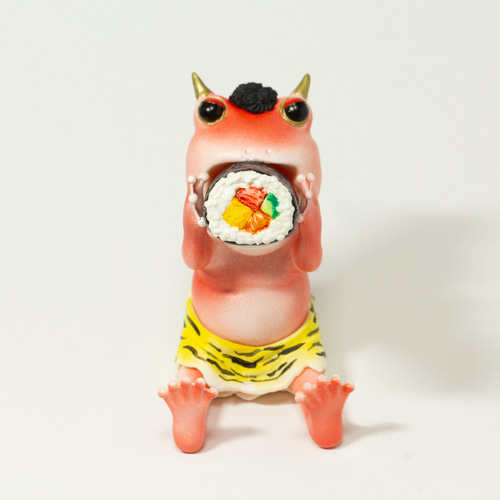 節分で恵方巻を丸飲みする鬼カエルの縁起物 その他置物 さすらい堂