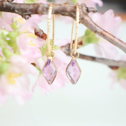 《2月誕生石》枠留めラベンダーアメジストの14kgfダイヤカットピアス/イヤリング　誕生日プレゼント　選べる金具　紫陽花 3枚目の画像