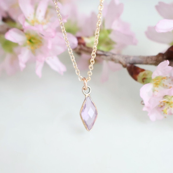 《2月誕生石》枠留めラベンダーアメジストの14kgfダイヤカットピアス/イヤリング　誕生日プレゼント　選べる金具　紫陽花 6枚目の画像