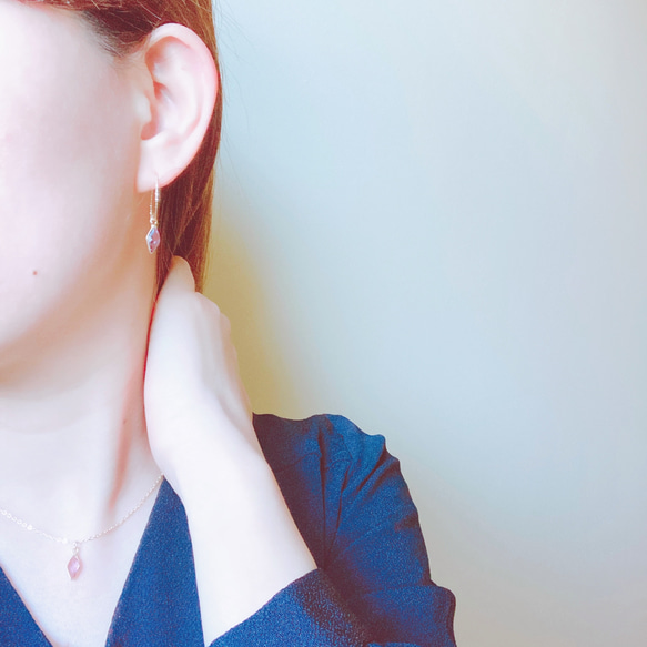 《2月誕生石》枠留めラベンダーアメジストの14kgfダイヤカットピアス/イヤリング　誕生日プレゼント　選べる金具　紫陽花 2枚目の画像