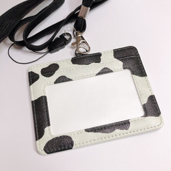 牛柄の選べるカードケース ネックストラップ付き・ボールチェーン付き パスケース 3枚目の画像