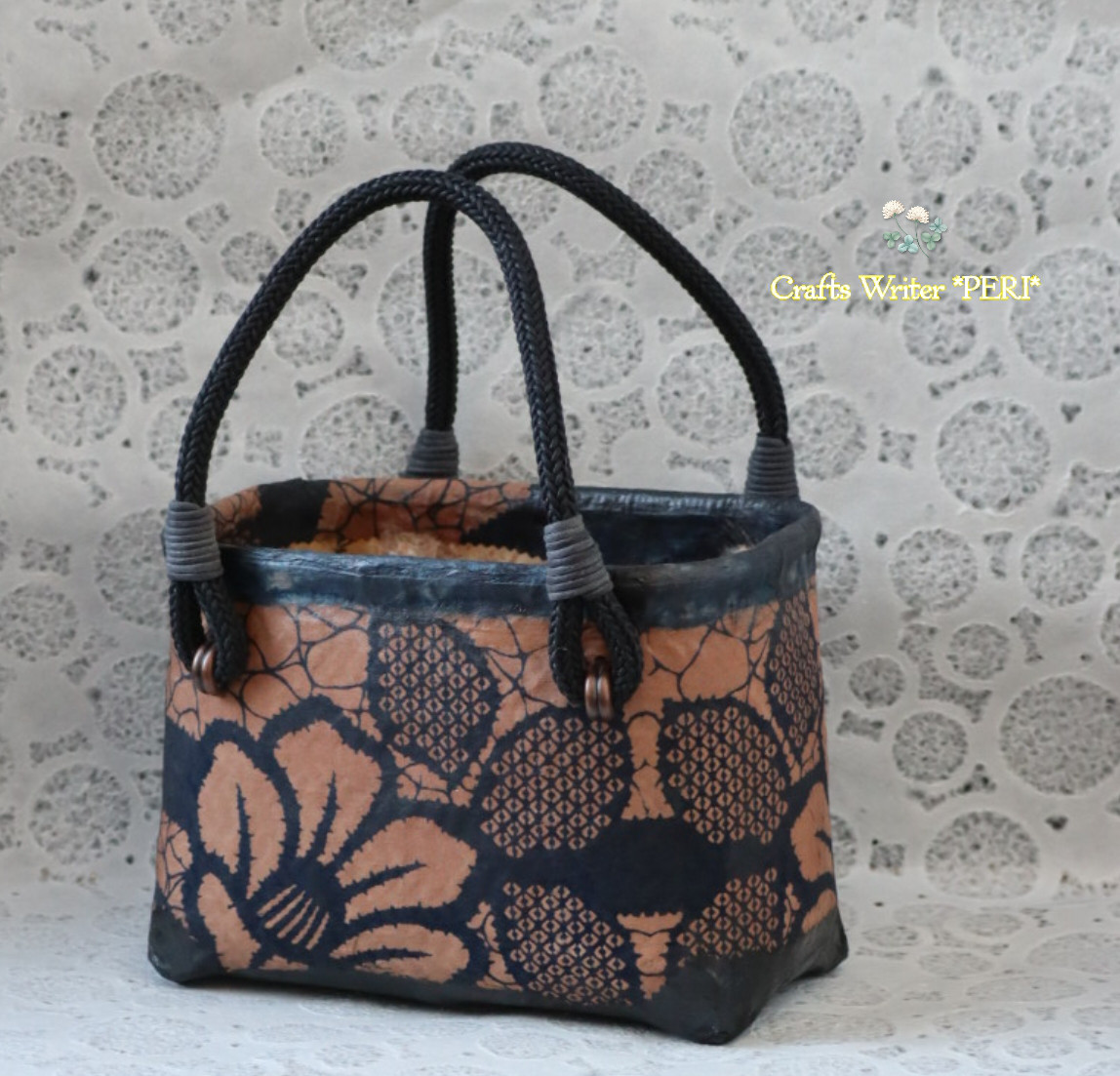 ⭐️新作⭐️モノトーン大輪椿の一閑張り⭐️ かごバッグ 工芸作家  