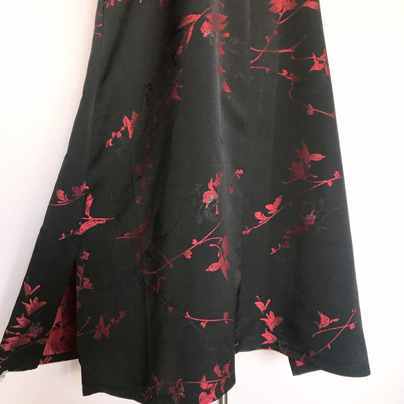 着物リメイク Vネックロングワンピース 両スリット 衣装 和ドレス リボン 和柄 黒赤 M～LL （N41103) 6枚目の画像
