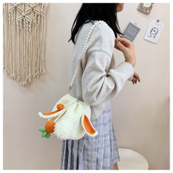 【受注製作】うさぎ巾着型編みバッグ　パールチェーン2種類付き　耳色オレンジ 5枚目の画像