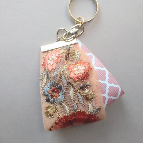 インド刺繍リボンのキーホルダー・バッグチャーム To U シリーズ