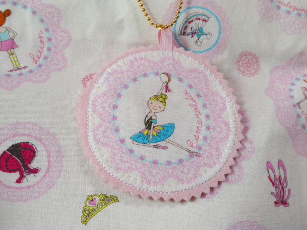 かわいい バレリーナの通園・通学３点セット・チャーム付き（生成り）、ピンク・パープルもあります